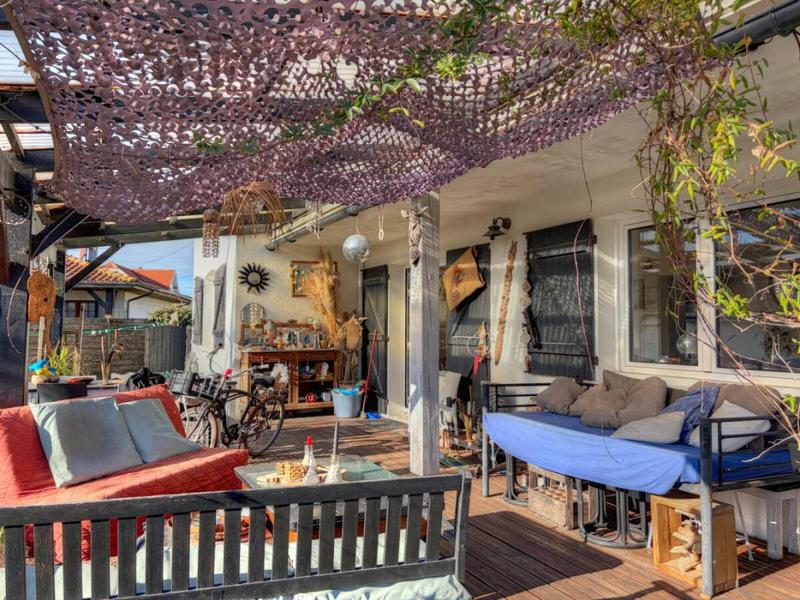 Maison - 220 m² - 8 pièces