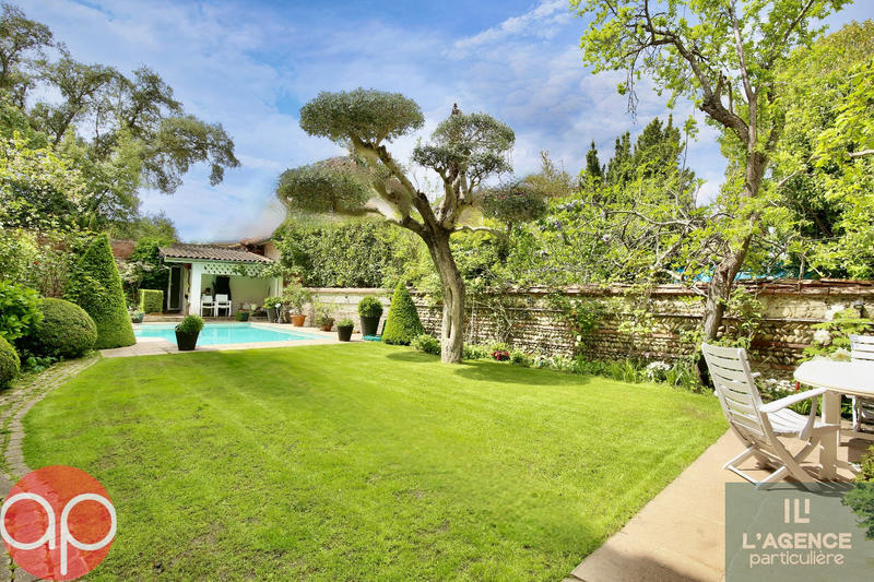 Maison - 264 m² - 10 pièces