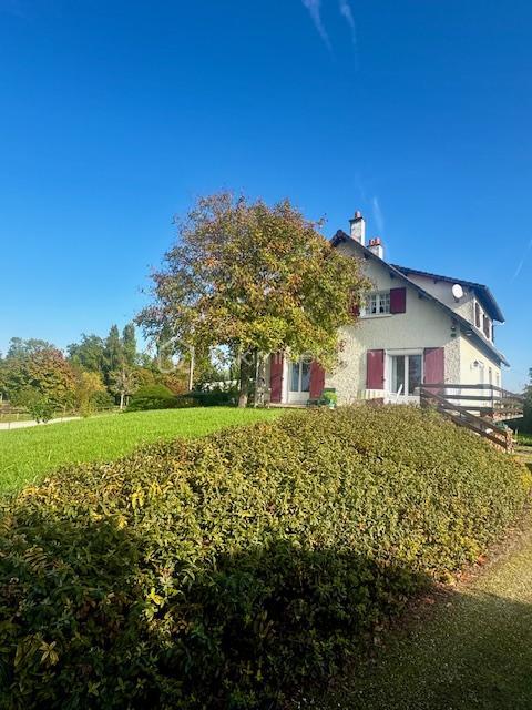 Maison de village - 165 m² - 11 pièces