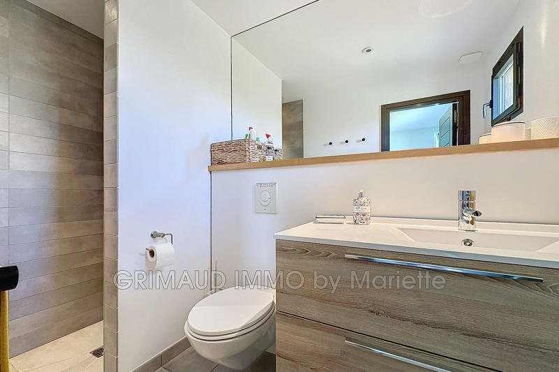 Villa - 180 m² - 6 pièces