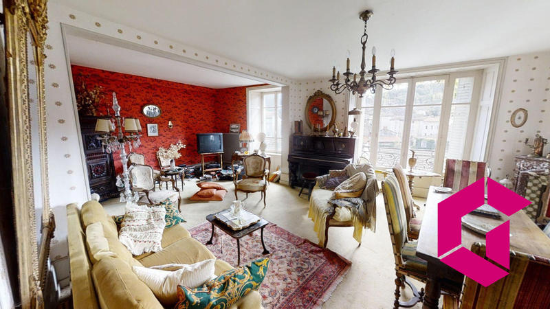 Maison - 180 m² - 6 pièces