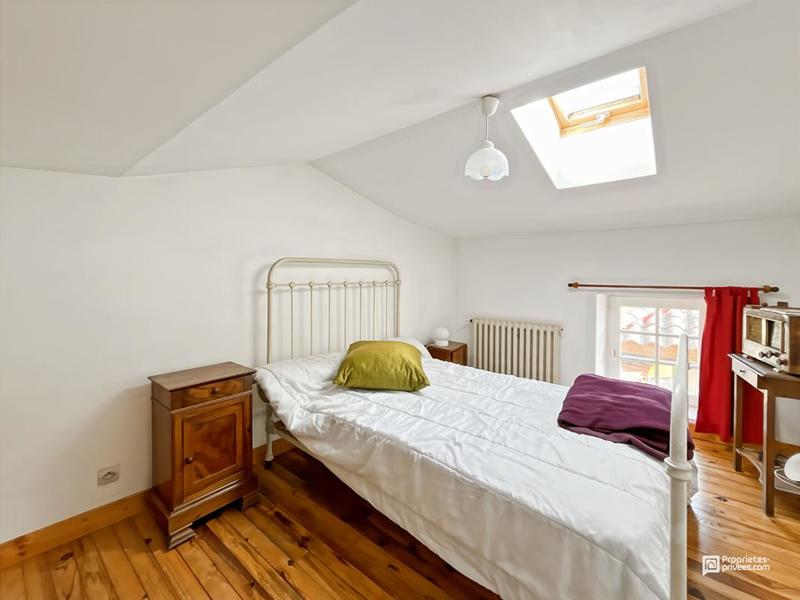 Maison - 155 m² - 9 pièces