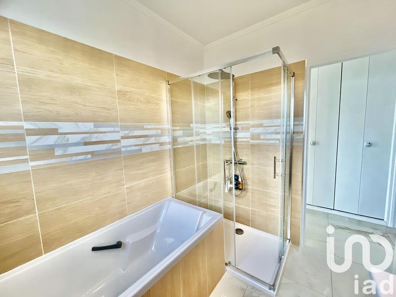 Maison - 230 m² - 7 pièces