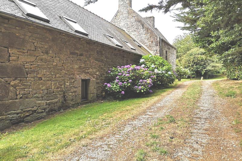 Maison - 300 m² - 15 pièces