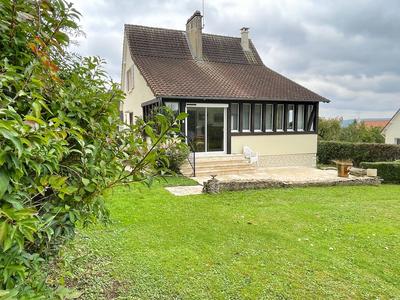 Maison - 98 m² - 5 pièces