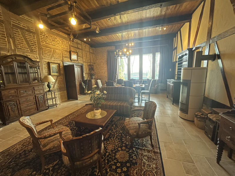 Maison - 243 m² - 5 pièces