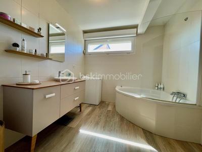 Appartement - 97 m² - 4 pièces