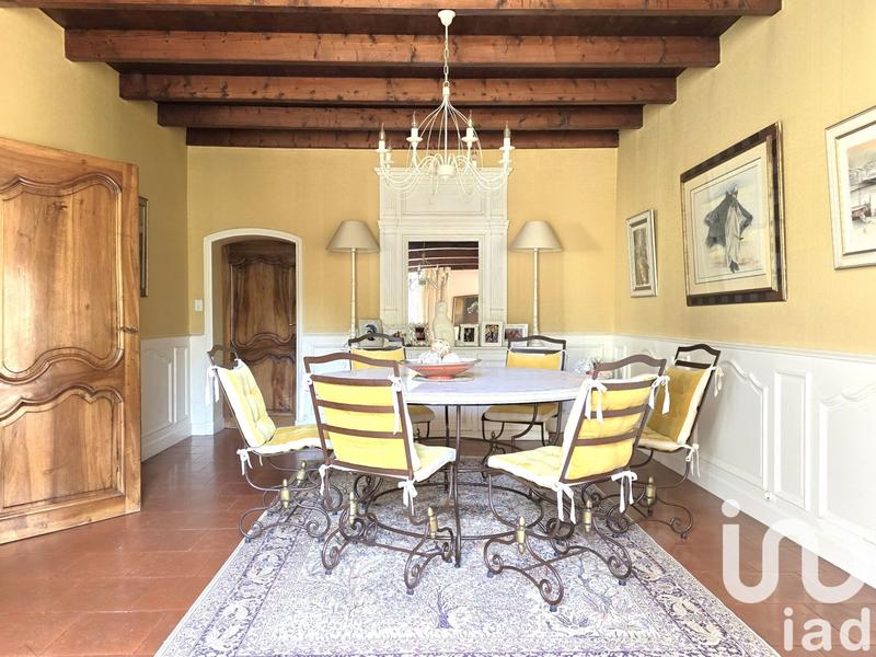 Maison - 270 m² - 10 pièces