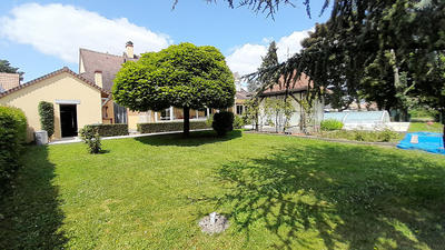 Maison - 262 m² - 10 pièces