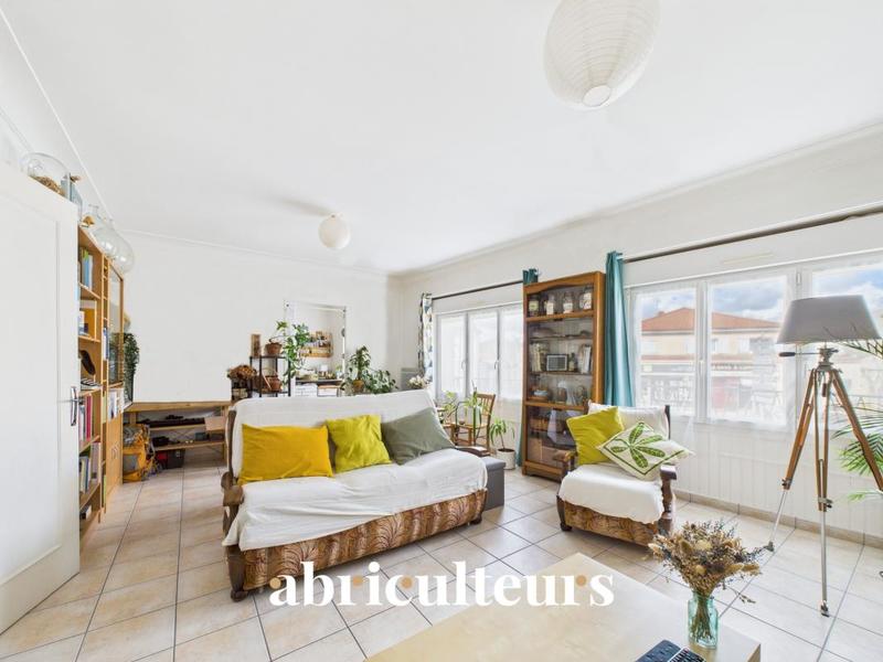 Appartement ancien - 105 m² - 3 pièces