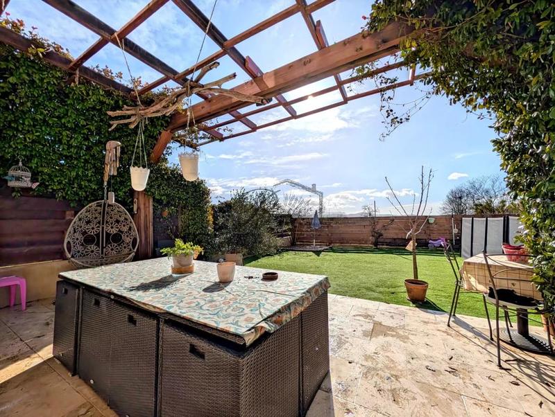 Maison jumelée - 146 m² - 6 pièces