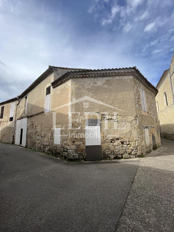 Maison - 380 m² - 4 pièces