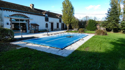 Maison - 251 m² - 7 pièces