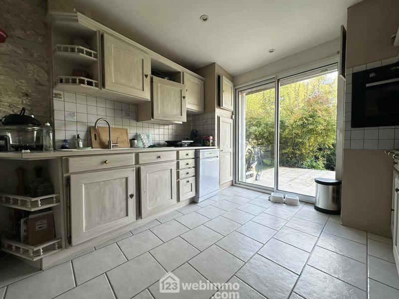 Maison - 255 m² - 8 pièces