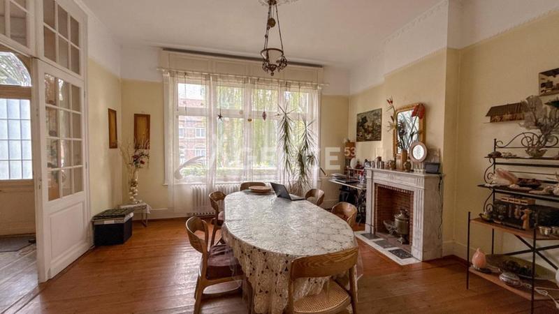 Maison de maîtres - 277 m² - 8 pièces