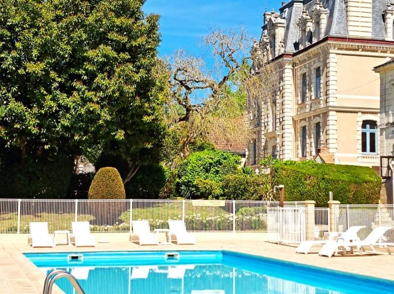 Manoir - 1 600 m² - 50 pièces