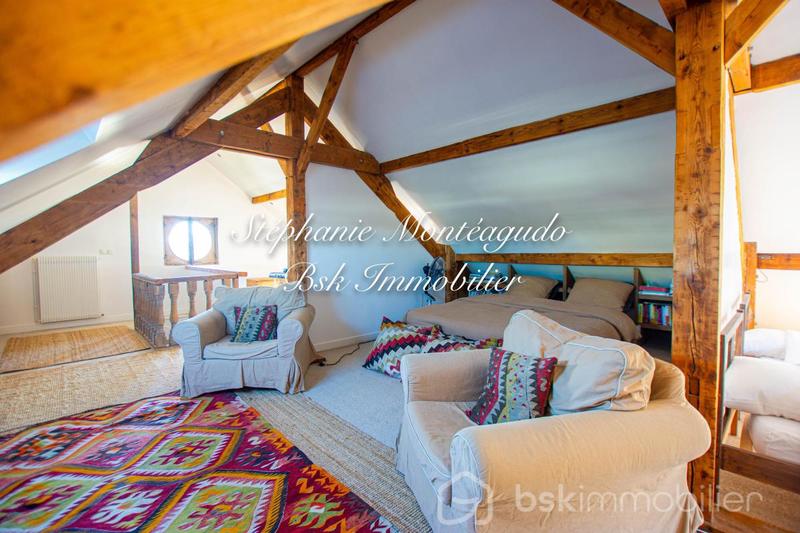 Demeure - 243 m² - 7 pièces