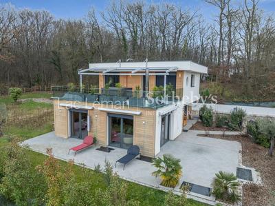 Maison - 245 m² - 8 pièces