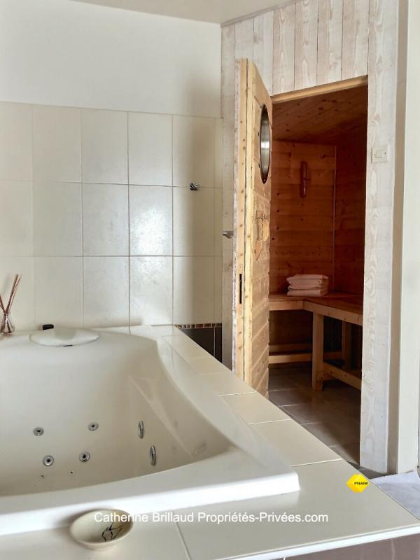 Maison - 290 m² - 8 pièces