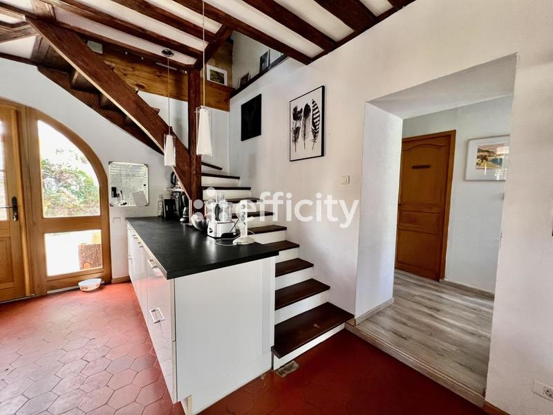 Maison - 211 m² - 9 pièces