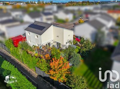 Maison - 140 m² - 5 pièces