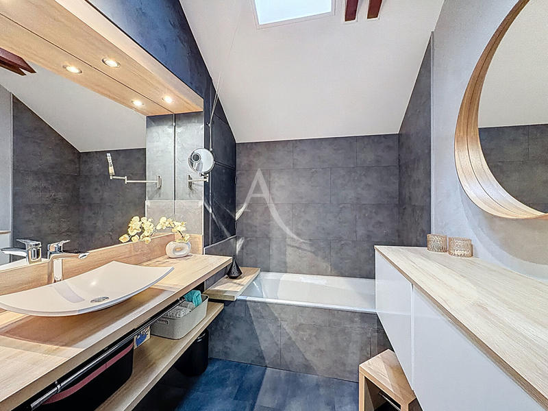 Appartement - 120 m² - 4 pièces