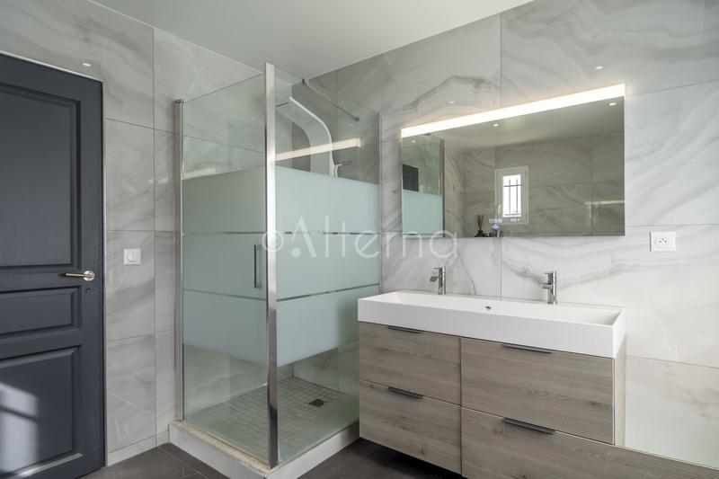 Maison - 262 m² - 11 pièces