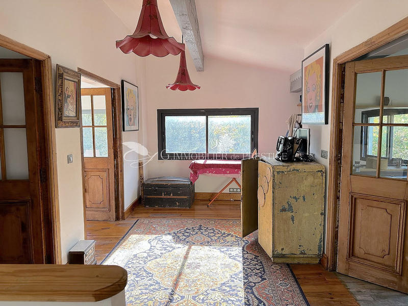 Maison - 228 m² - 5 pièces