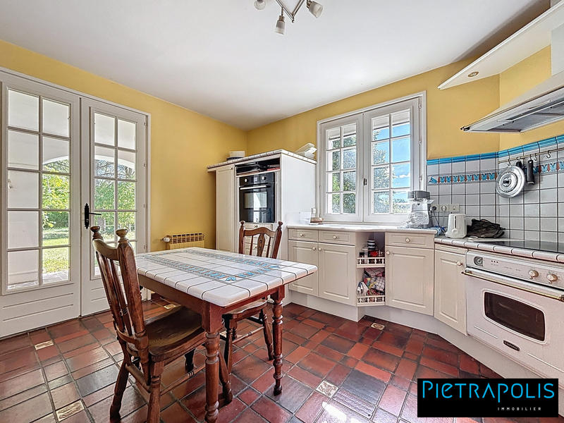 Maison - 278 m² - 9 pièces