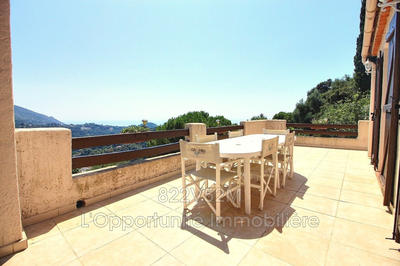 Maison - 211 m² - 5 pièces