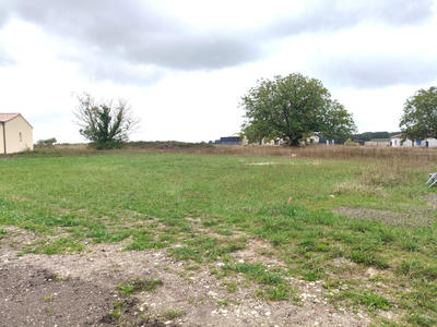 Terrain constructible - 1 111 m²