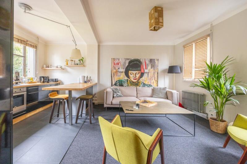 Maison - 285 m² - 11 pièces