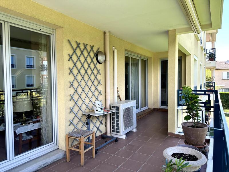 Appartement - 98 m² - 4 pièces