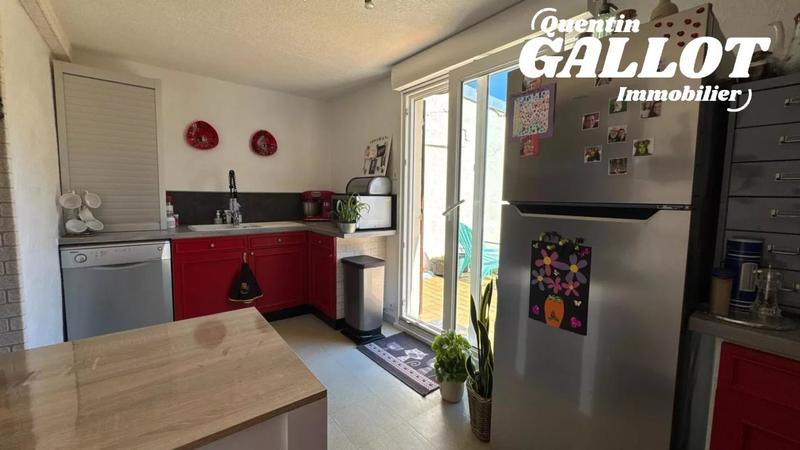 Maison - 99 m² - 5 pièces