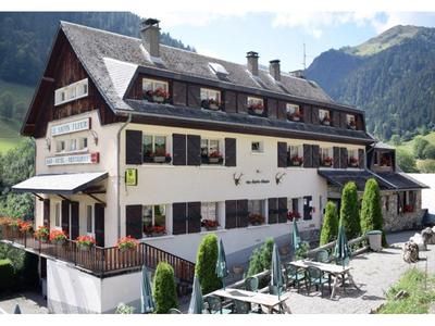 Local commercial - 1 180 m² - 32 pièces