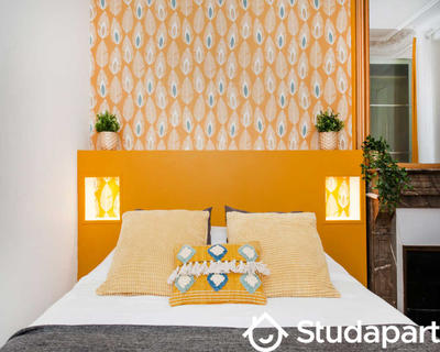 Chambre - 140 m² - 1 pièce