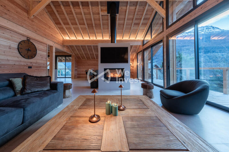 Châlet - 255 m² - 8 pièces