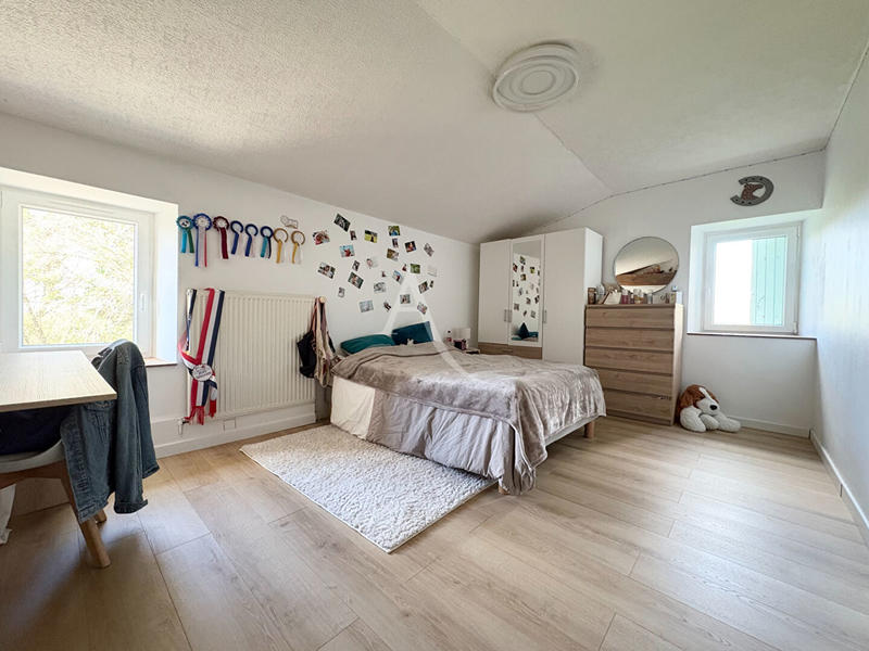 Maison - 262 m² - 8 pièces