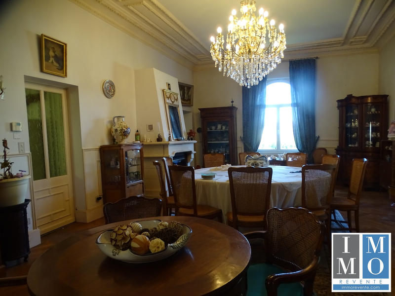 Maison ancienne - 320 m² - 12 pièces