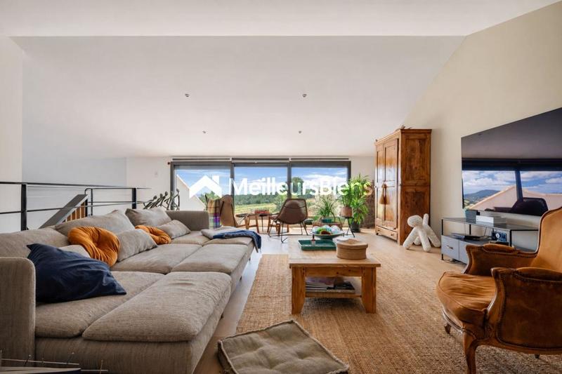 Propriété - 304 m² - 10 pièces