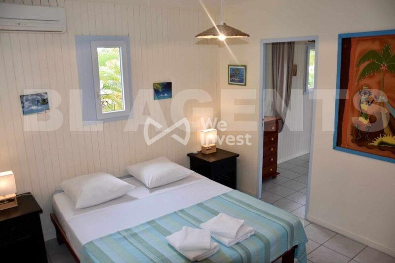 Maison - 275 m² - 12 pièces