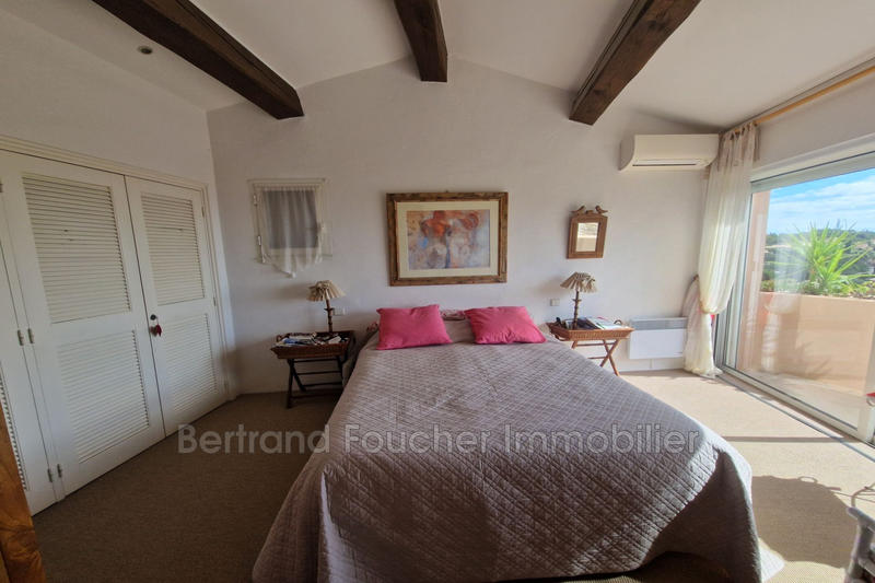 Maison - 250 m² - 10 pièces