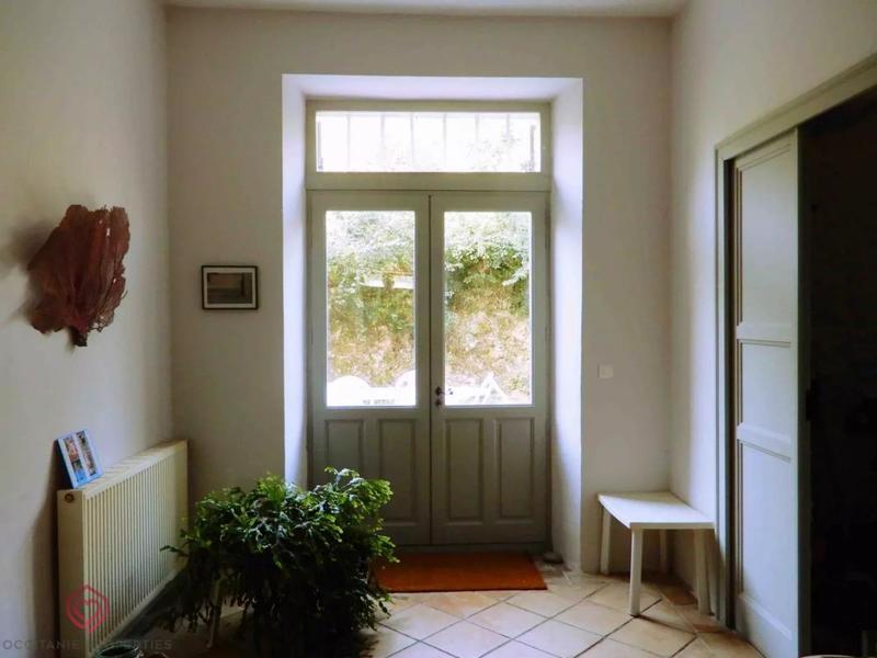 Maison de maîtres - 495 m² - 9 pièces