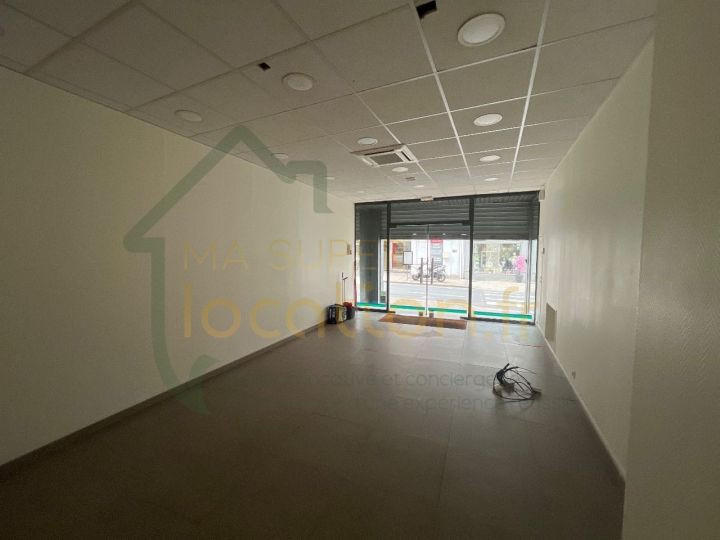 Local commercial - 70 m² - 1 pièce