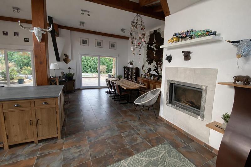 Maison - 230 m² - 7 pièces