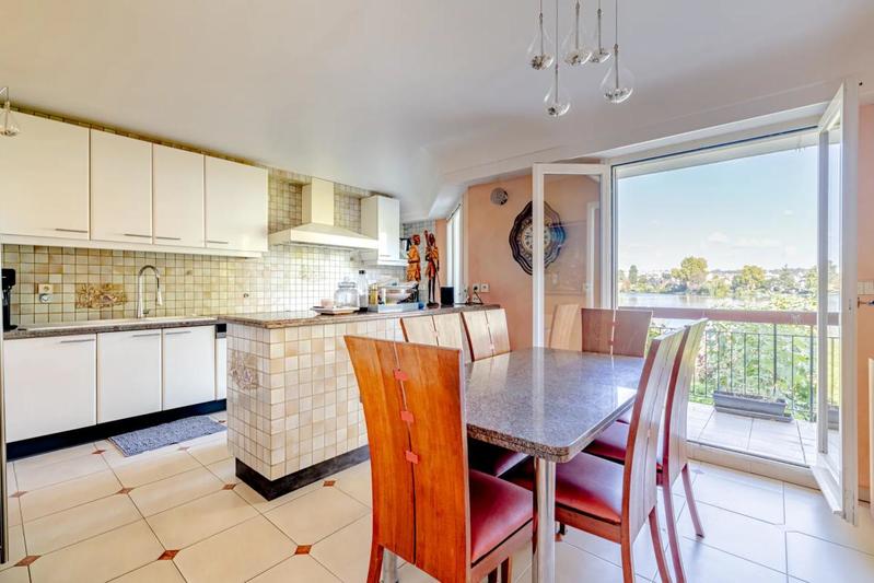 Appartement - 177 m² - 6 pièces