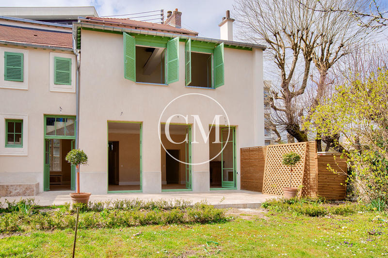 Maison - 211 m² - 7 pièces