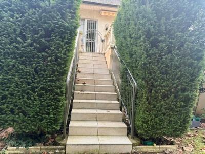 Maison - 425 m² - 13 pièces