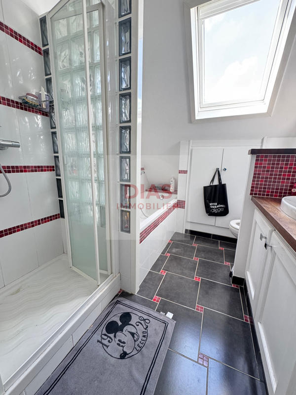 Maison - 155 m² - 7 pièces