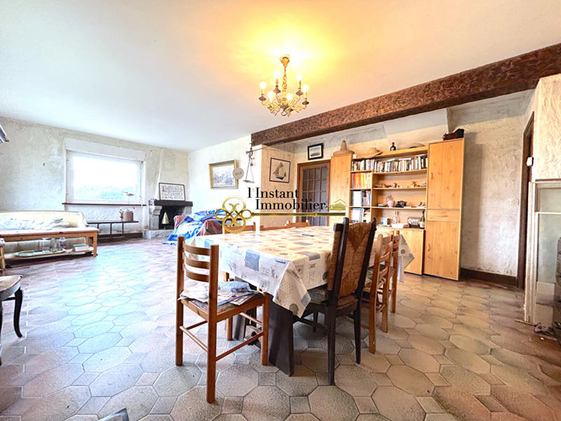 Maison - 167 m² - 8 pièces